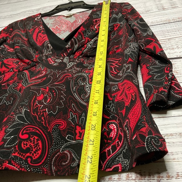 Was💲25! Christopher & Banks V-neck black & red floral blouse, size Medium - Picture 13 of 16